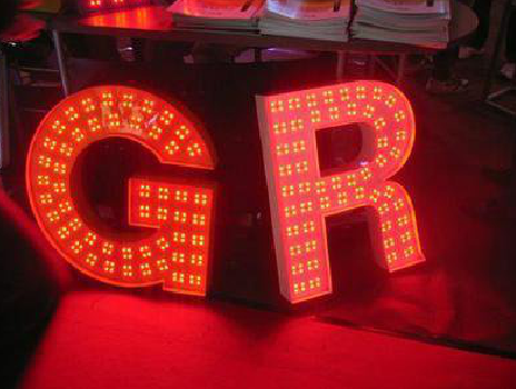 耿马LED发光字常见的安装误区。